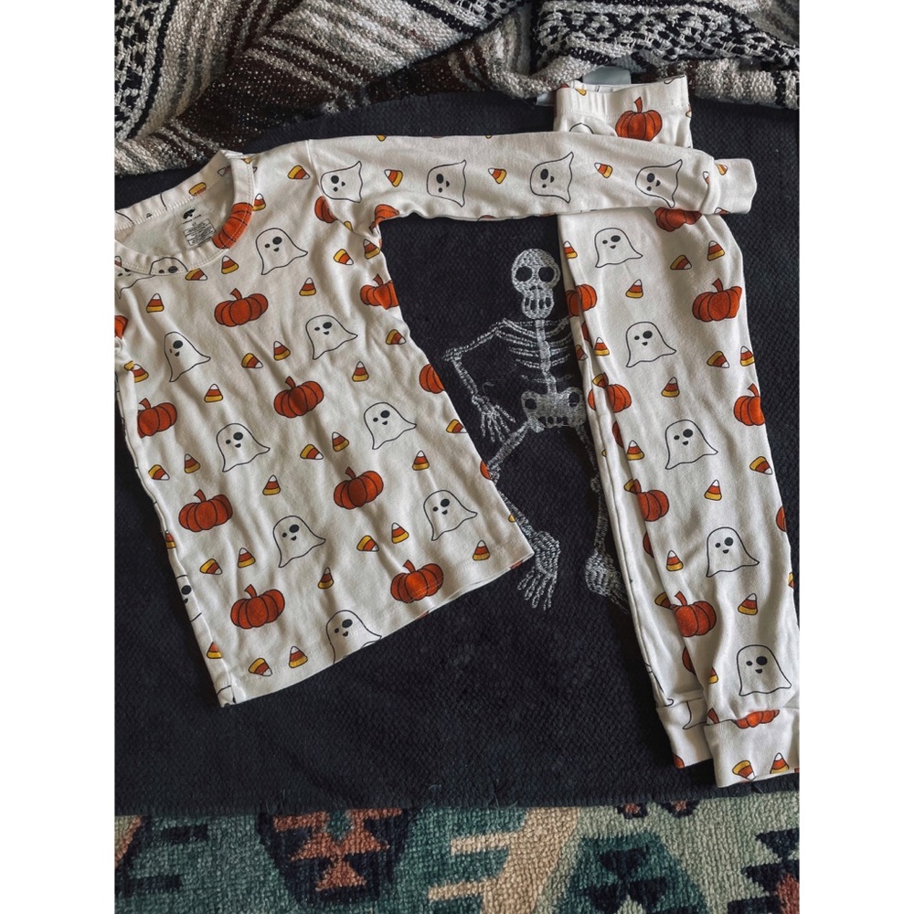 5T • Monica + Andy Halloween PJ Set with Ghosts and Pumpkins